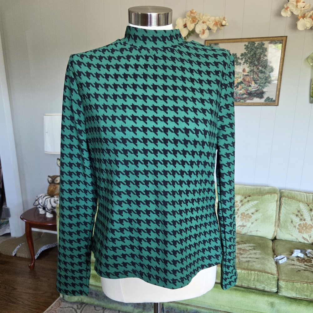 SHEIN Green and Black Houndstooth Top